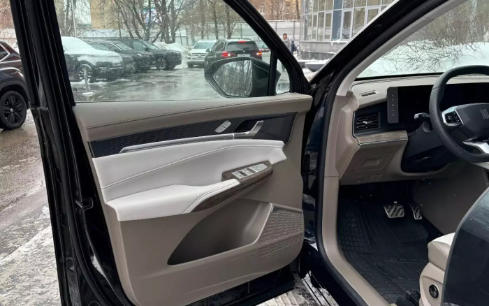 Кроссовер Москвич М90 — первые реальные изображения салона