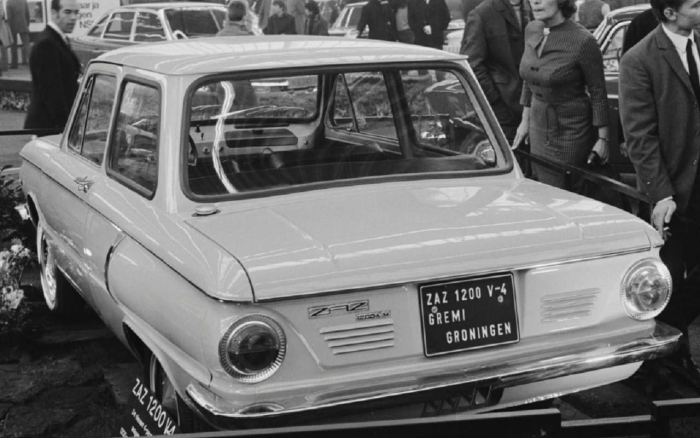 Какими были Запорожцы для иностранцев и почему их покупали за границей