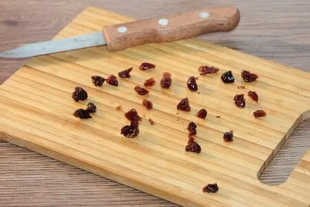 Пышные жаворонки из постного теста
