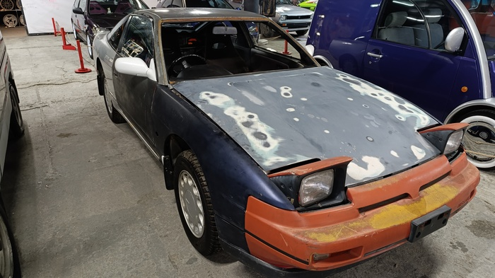 Музей японских автомобилей Bucket Empire. Площадка в ТРЦ «Облака»