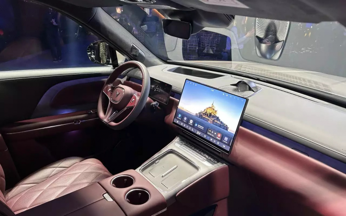 В Россию привезут гибридный автомобиль Voyah Taishan. «За рулем» узнал подробности