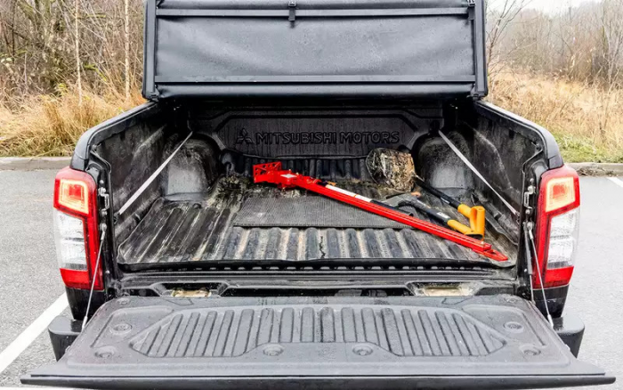 Внедорожники за 4 млн: сравнили новый китайский и японский с пробегом