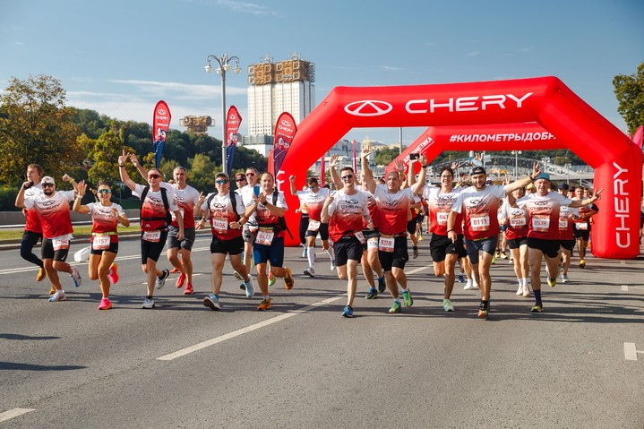 CHERY на полумарафоне «Лужники». Дмитрий Неделин установил рекорд  