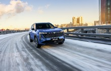 Geely объявляет цены на кроссовер Geely Atlas нового поколения  