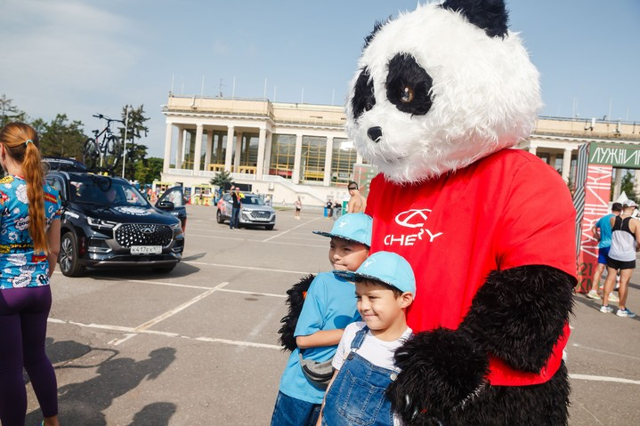 CHERY на полумарафоне «Лужники». Дмитрий Неделин установил рекорд  