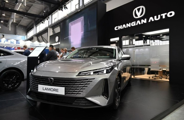 Компания CHANGAN представляет новый седан LAMORE   