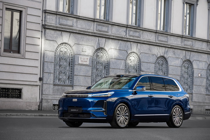 Компания Geely представила глобальную стратегию Five by Five и новый шестиместный флагманский кроссовер  